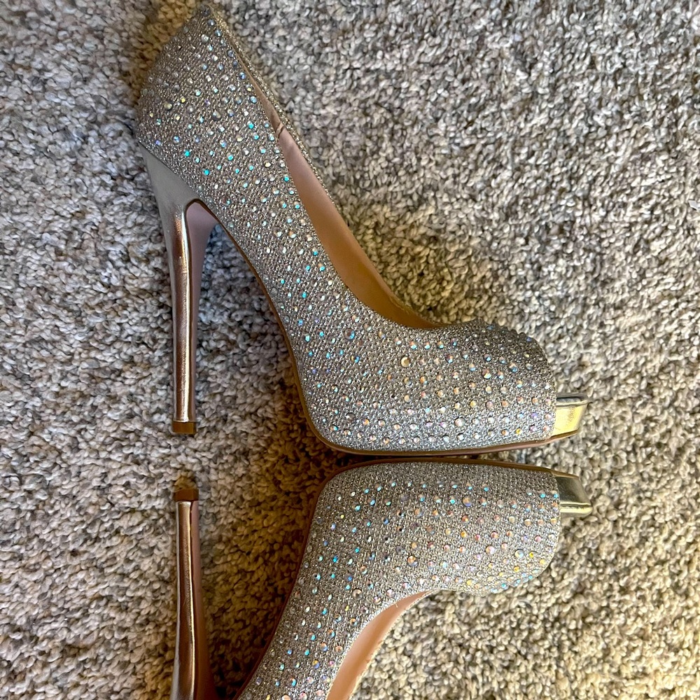 Brand: De Blossom Collection/ USED HEELS